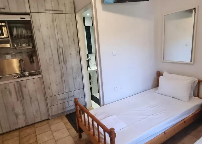 Seaside With Swimming Pool & Parking #3 *