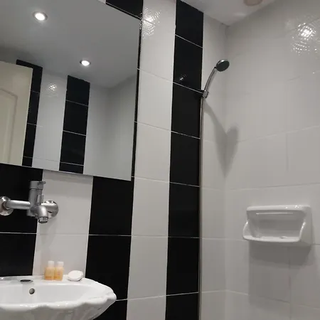Seaside With Swimming Pool & Parking #3 Apartmán *