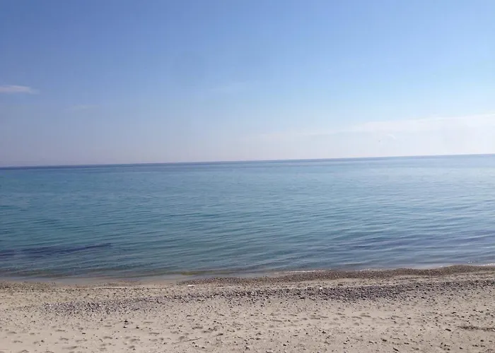 Seaside With Swimming Pool & Parking #3 Apartmán