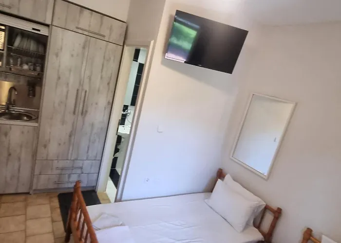 Seaside With Swimming Pool & Parking #3 Apartmán *
