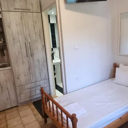 Seaside With Swimming Pool & Parking #3 *