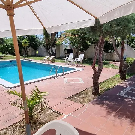 Seaside With Swimming Pool & Parking #3 Apartmán *